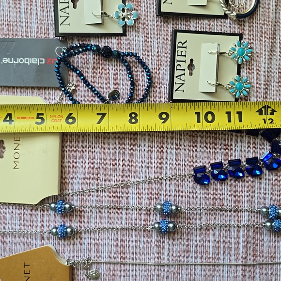 MONET, LIZ CLAIBORNE & NAPIER WOMEN'S FASHION JEWELRY BUNDLE OF 7 ITEMS - Picture 11 of 14